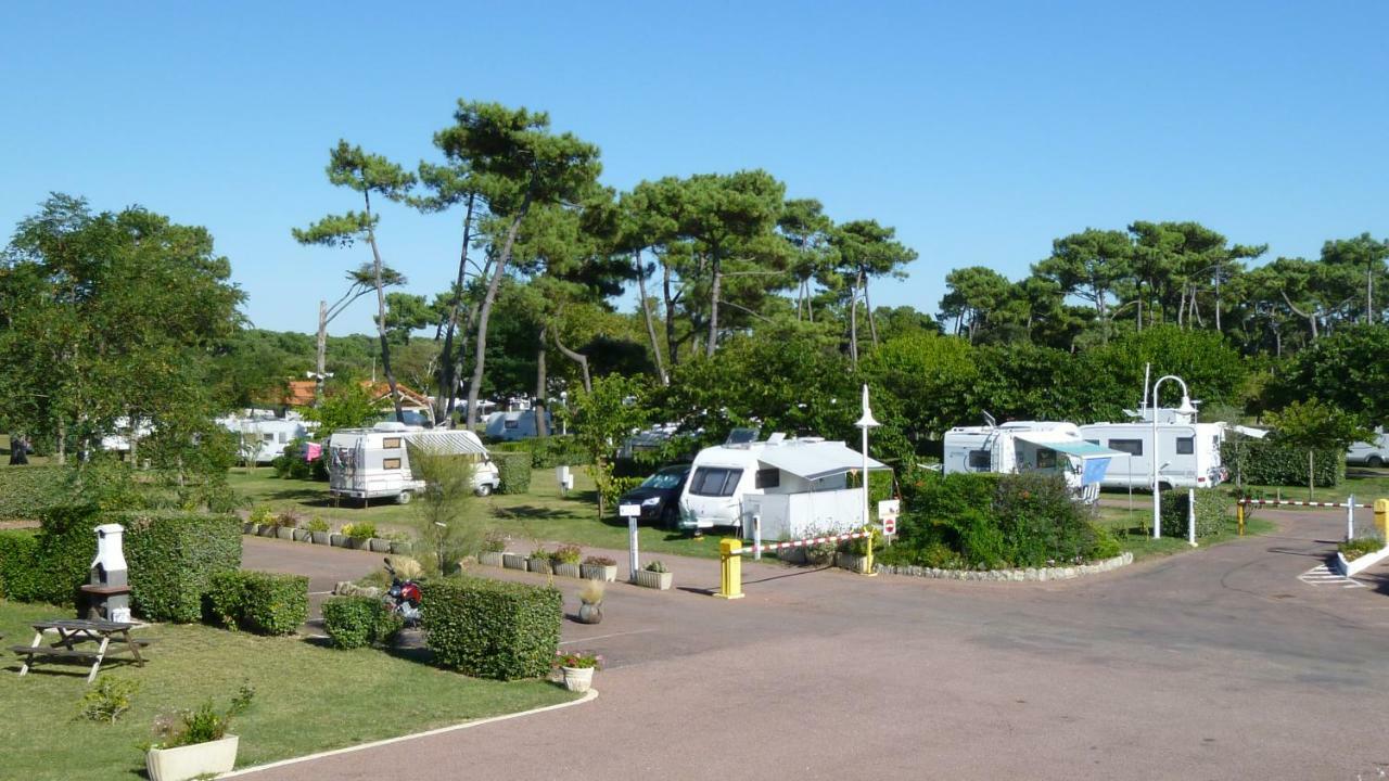 Camping Le Puits De L'Auture Hotel Saint-Palais-sur-Mer Bagian luar foto